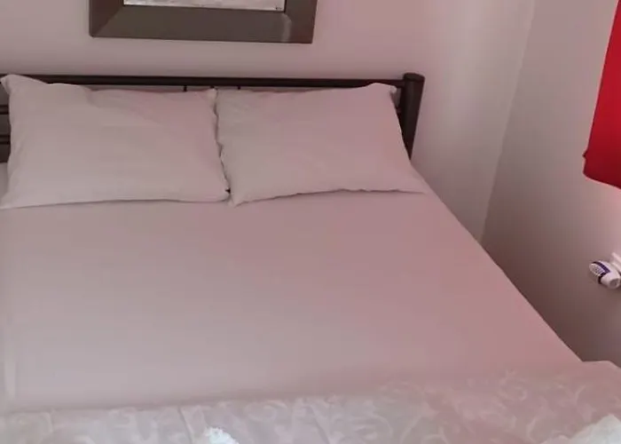 Vikendica Sofia بيت للعطل Zagubica